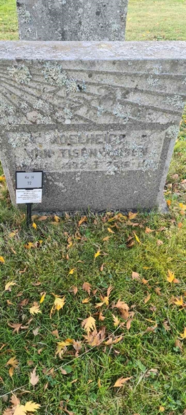 Grave number: M H   72