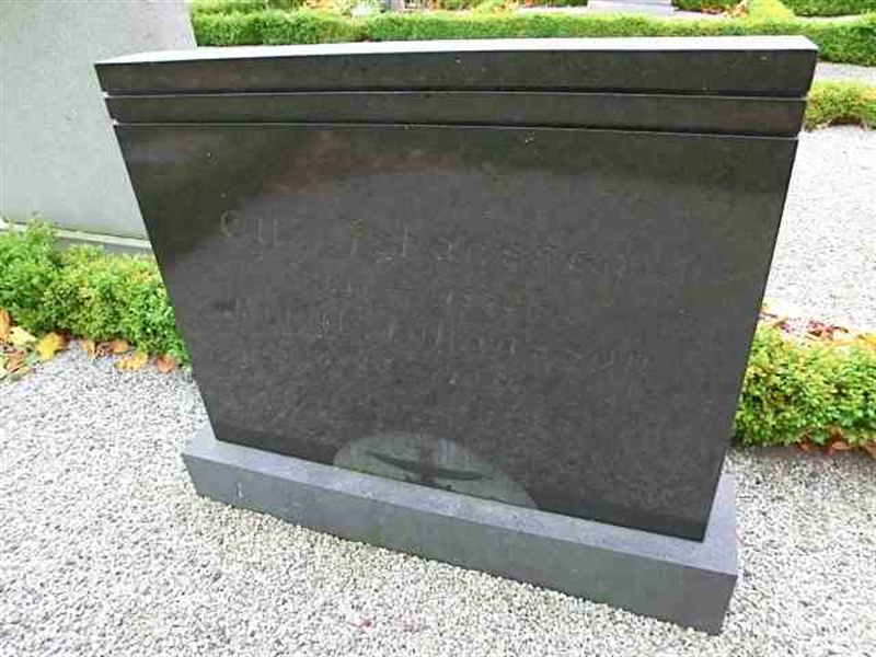 Grave number: ÖK H    033