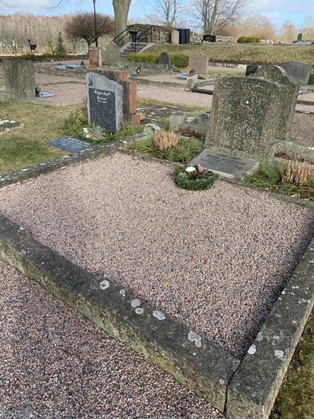 Grave number: SÖ E    72, 73