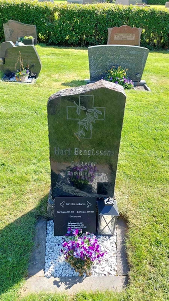 Grave number: 1 5 50, 51, 52