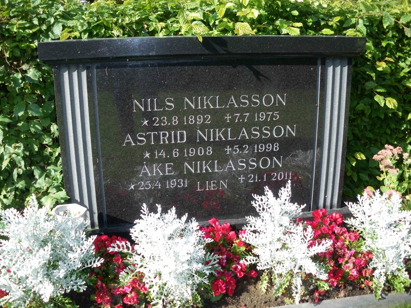 Grave number: NSK 13     8