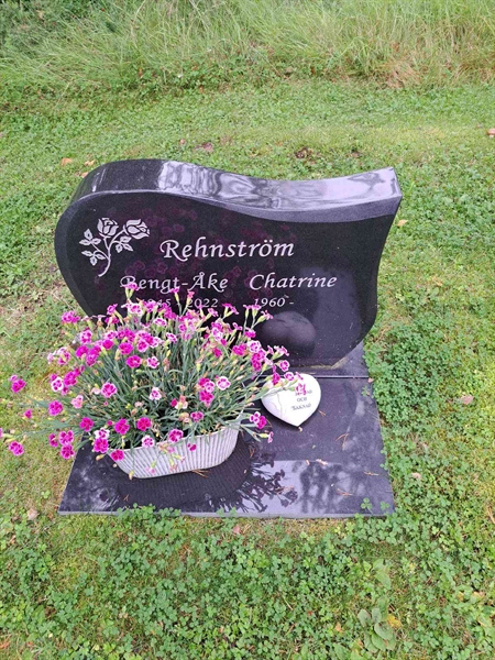 Grave number: 2 Q  2733