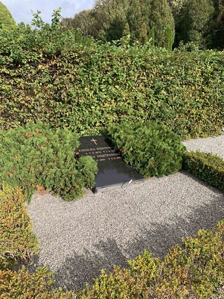 Grave number: NK H    70