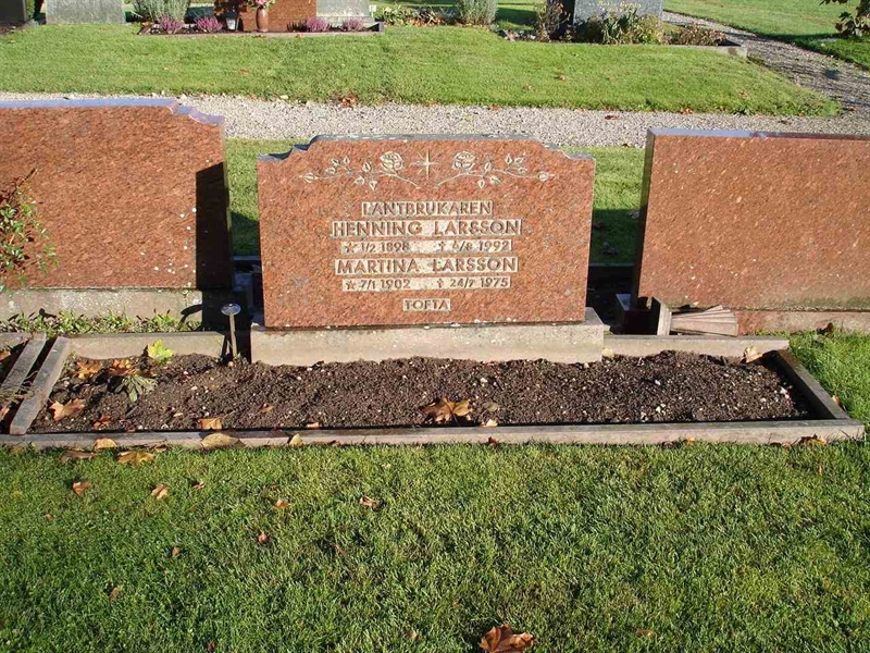 Grave number: FG R    11, 12