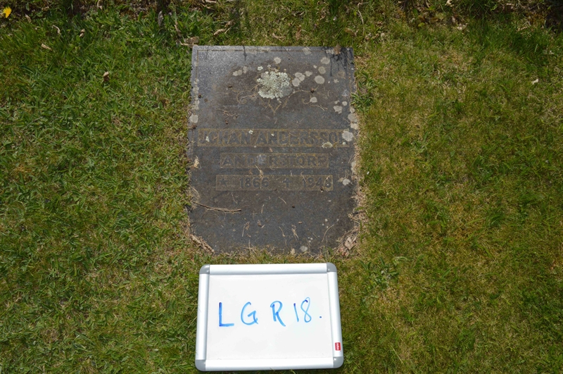 Grave number: LG R    18