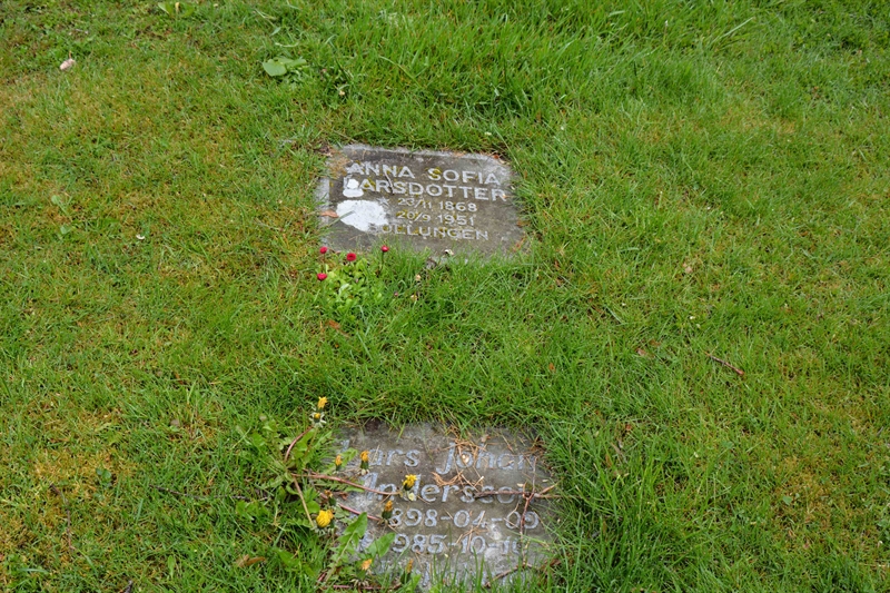 Grave number: SRN 4   433