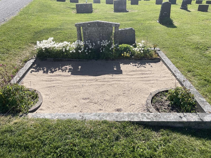 Grave number: 3 C     1