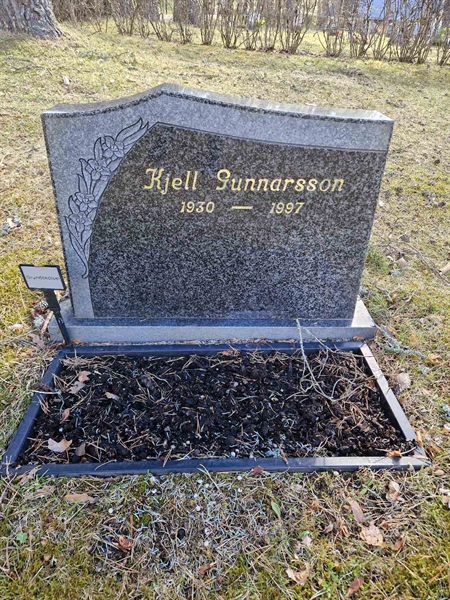 Grave number: 1 KV13   296-297