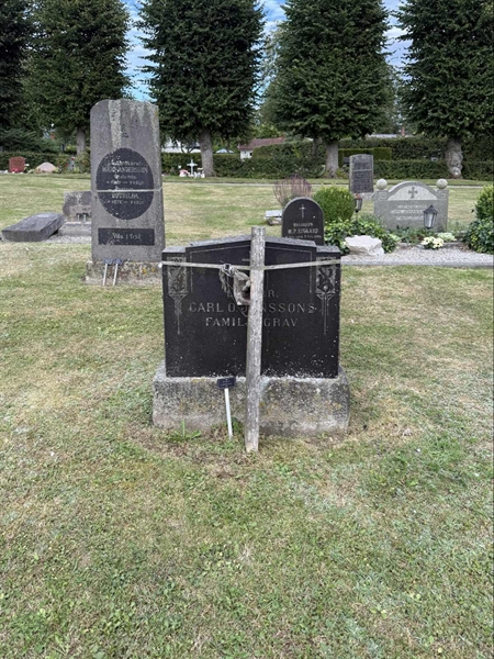Grave number: ON C   312, 313, 314