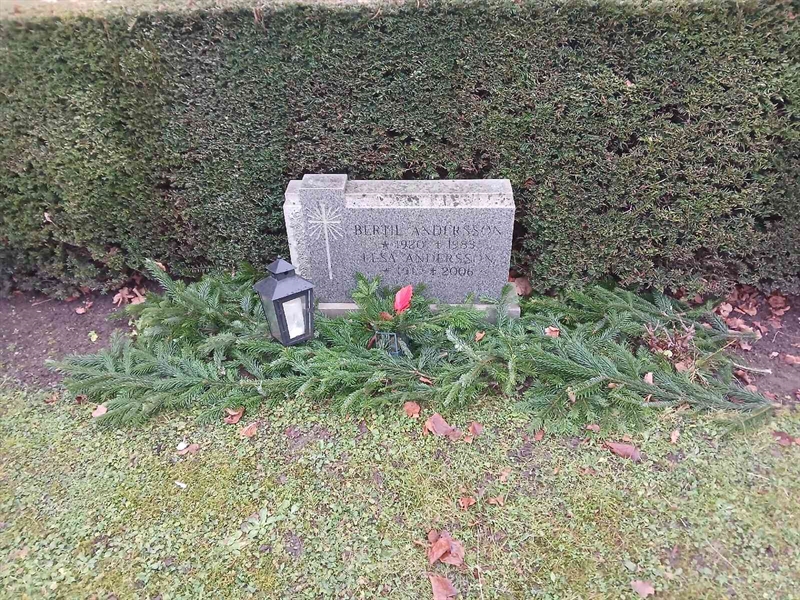 Grave number: FE E    34, 35