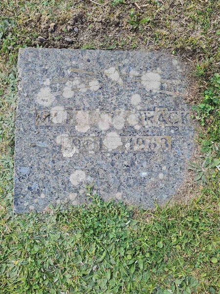 Grave number: F 02   242