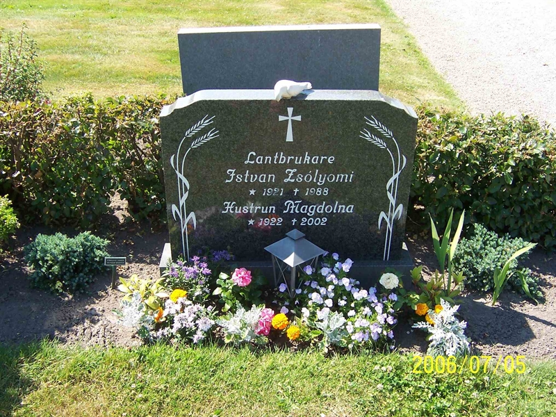 Grave number: 5 J    37, 38