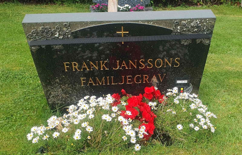 Grave number: 2 1 448-449