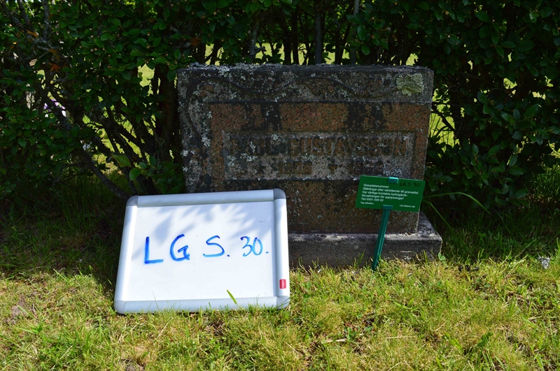 Grave number: LG S    30