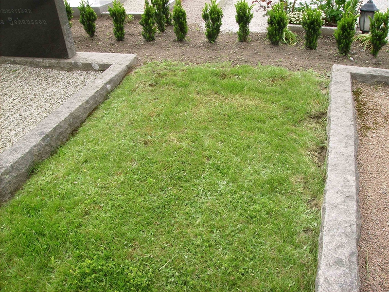 Grave number: LM 2 18  181