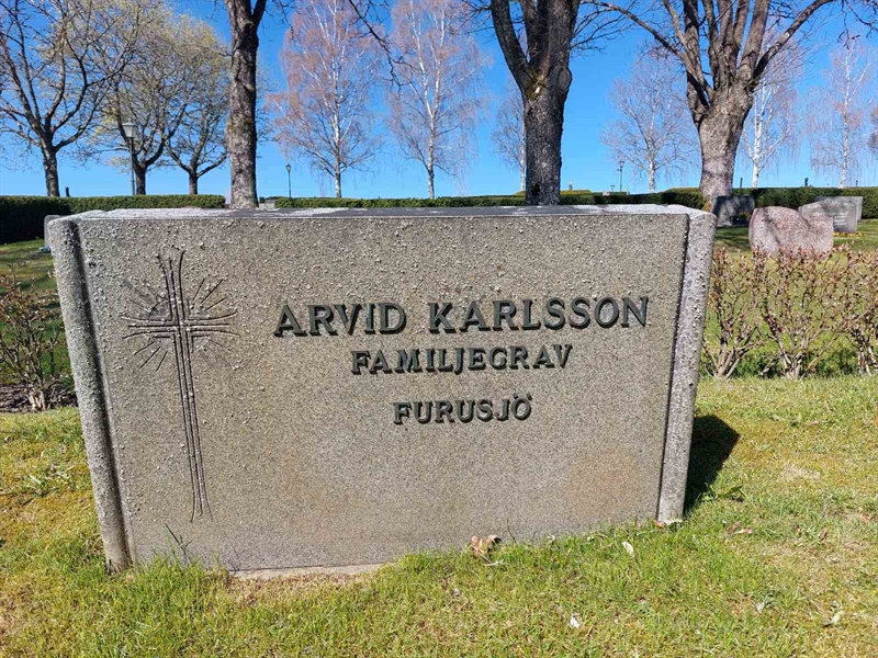 Grave number: HV 32   44, 45