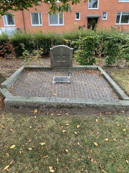 Grave number: NK IX   255