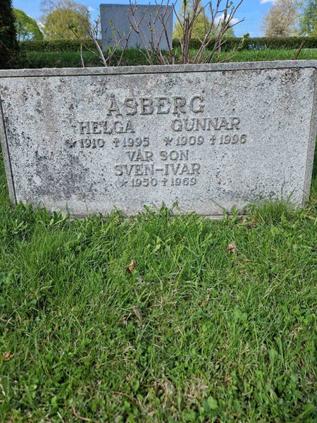 Grave number: 501 22 4742-4744