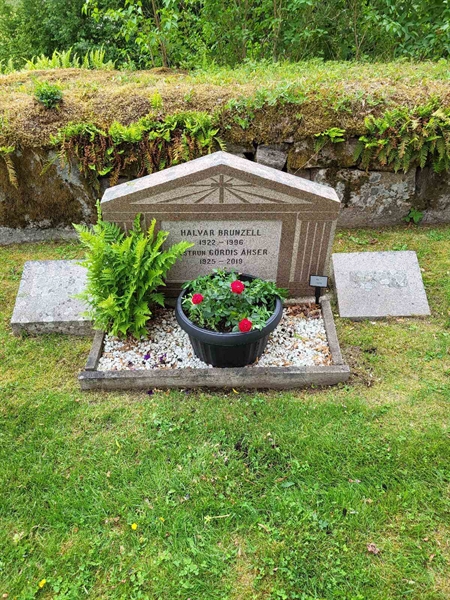 Grave number: Jä 01    64A-B