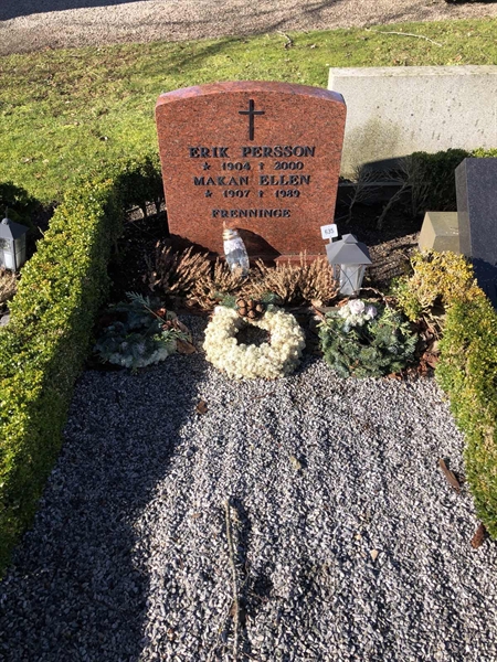 Grave number: FR 1   100
