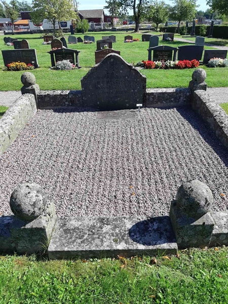 Grave number: Fr 1 131-132