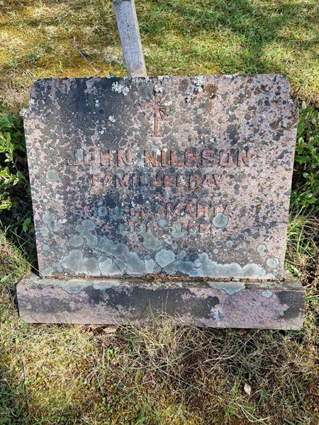 Grave number: 501 19 3831-3833