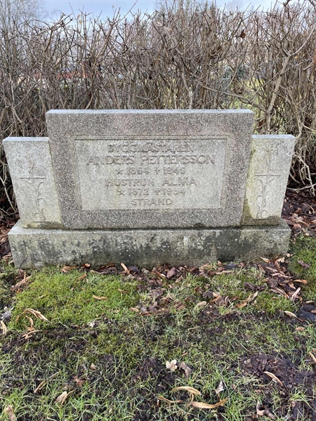 Grave number: Ärt 44 15    38+39