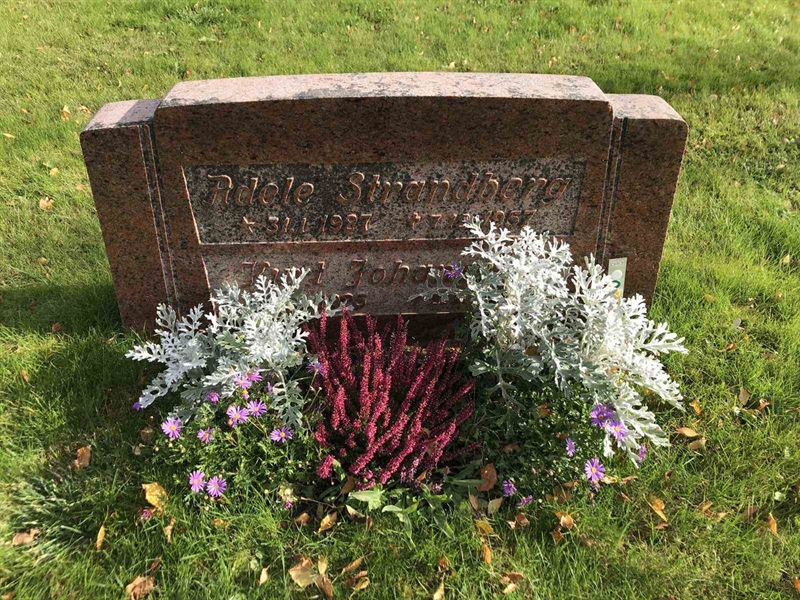 Grave number: ÅR B    69