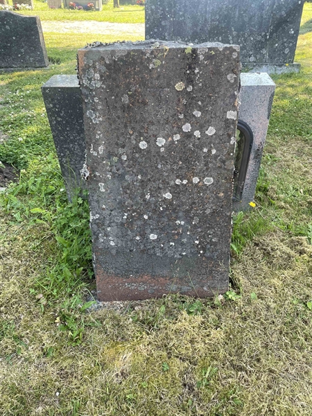 Gravnummer: N 5 3 379