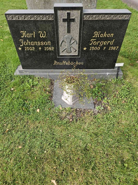 Grave number: Fr 8   386-387