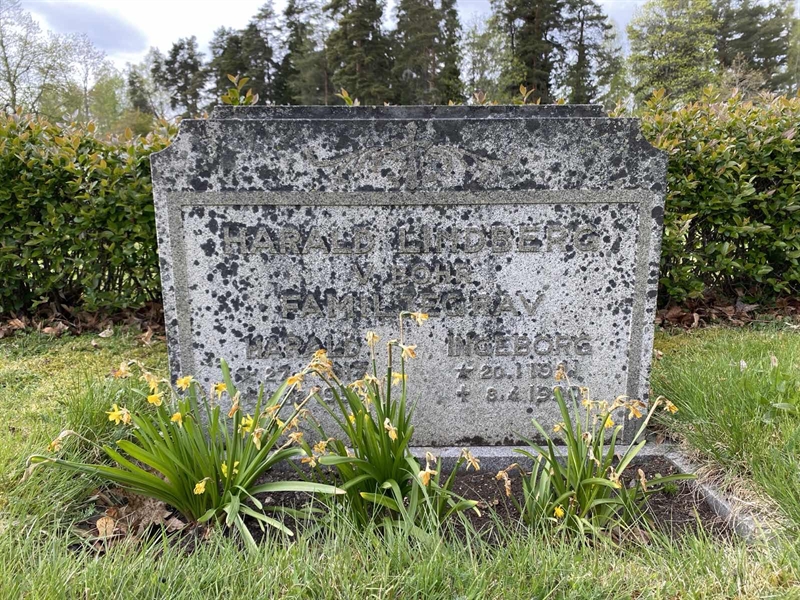 Grave number: 1 04 183, 184