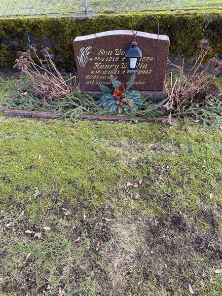 Grave number: 40 D   106-107