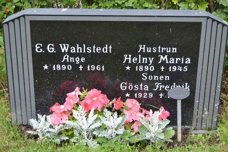 Grave number: 1 N   854