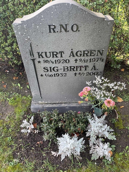 Grave number: 4 01   244