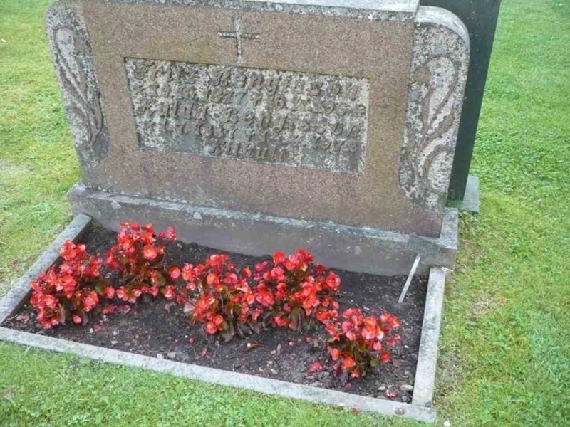 Grave number: SKF D   147, 148