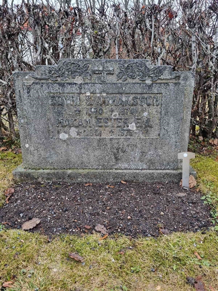 Grave number: 1 26   18