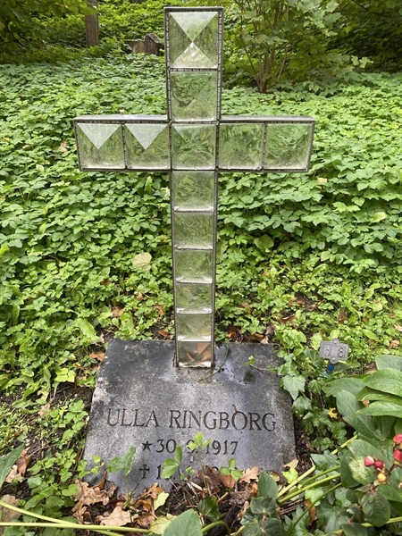 Hautatunnus: 1 H     8