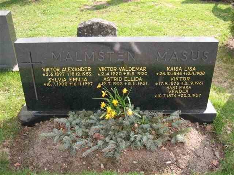 Grave number: 1 GF 01 12A, 12B, 12C, 12D, 12E