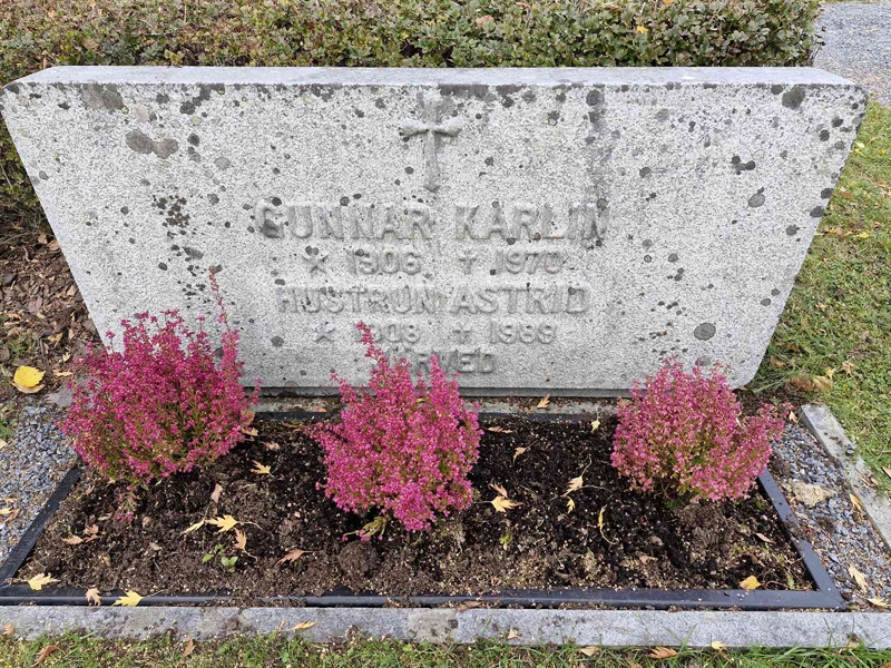 Grave number: AK D  5204-5205