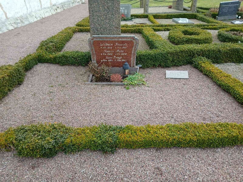 Grave number: TI A 76, 77, 78