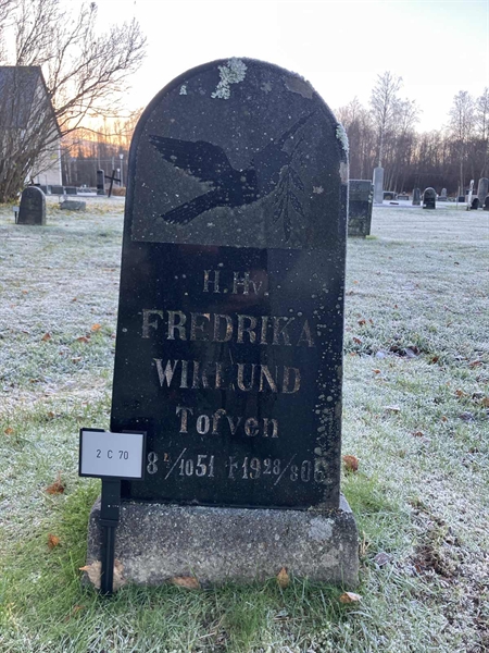 Hautatunnus: 2 C    70