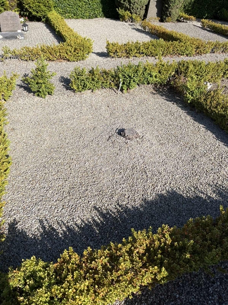 Grave number: NK E 140-141