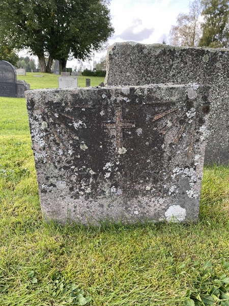 Grave number: 4 Me 09    56