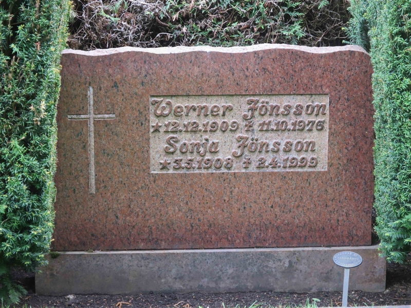 Grave number: HÖB 70H   204