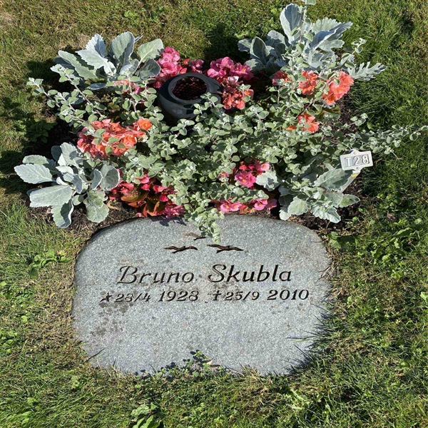 Hautatunnus: 1 T    28