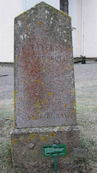 Grave number: KG D   356, 357