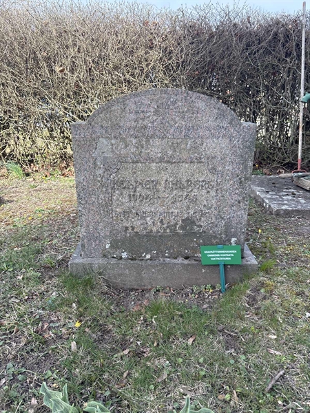 Grave number: LO 70