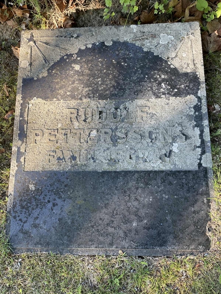 Grave number: 1 R   371B