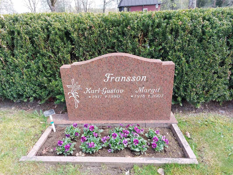 Grave number: HÖ 8   70, 71