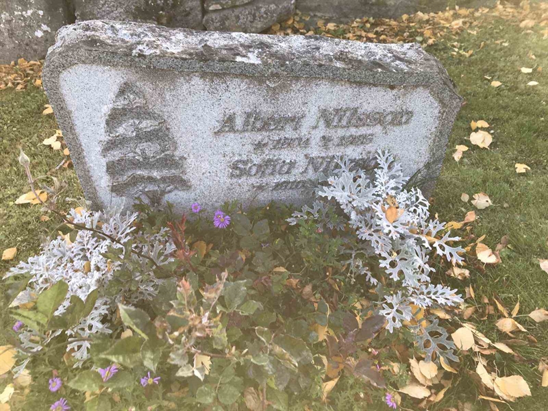 Grave number: ÅR B   357, 358